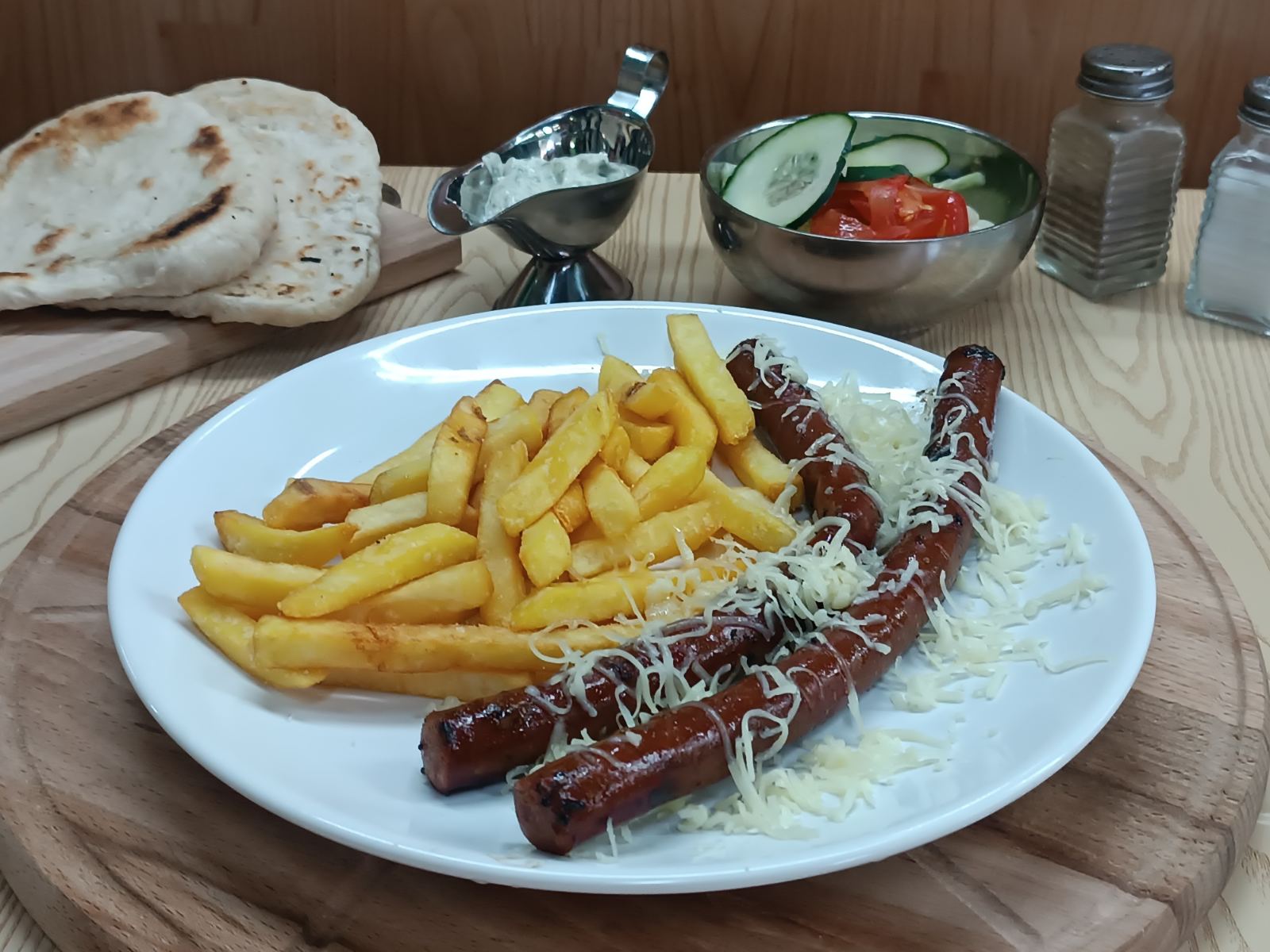 Kobasica + pomfrit 